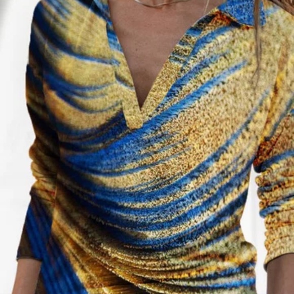 Adorable Blouse with long sleeves in pretty blues and golds in Size M - Picture 8 of 8